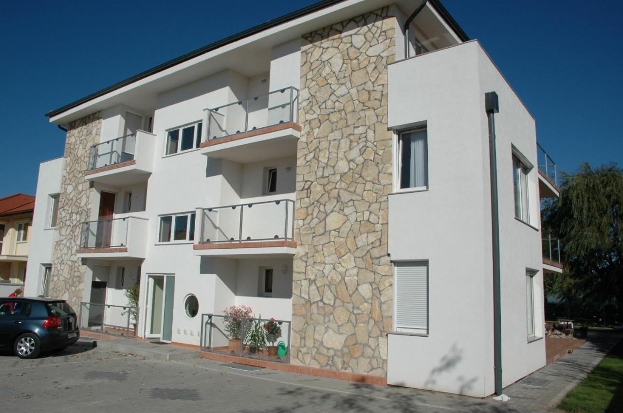 Gruber Apartman Siófok Buitenkant foto