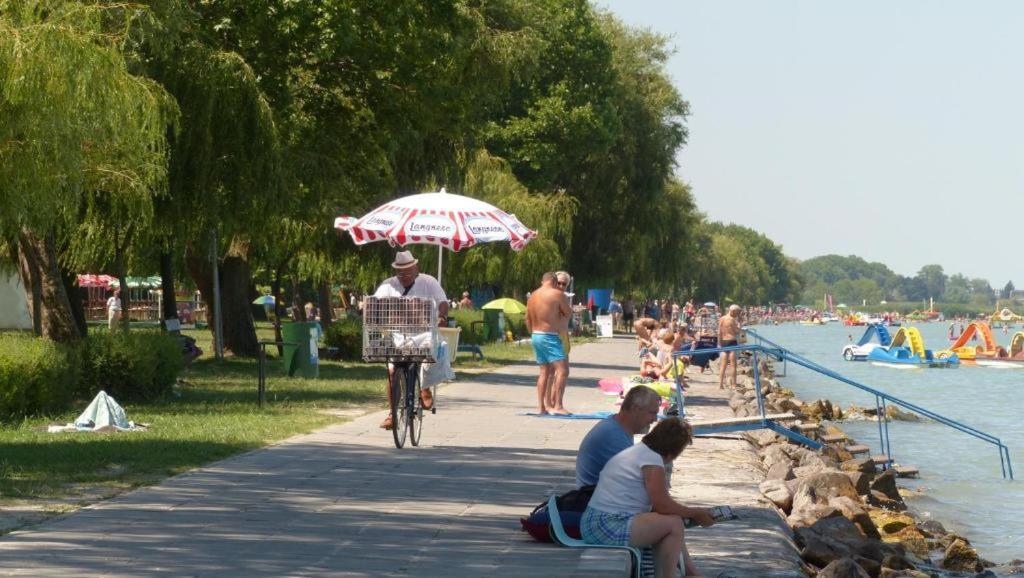 Gruber Apartman Siófok Buitenkant foto